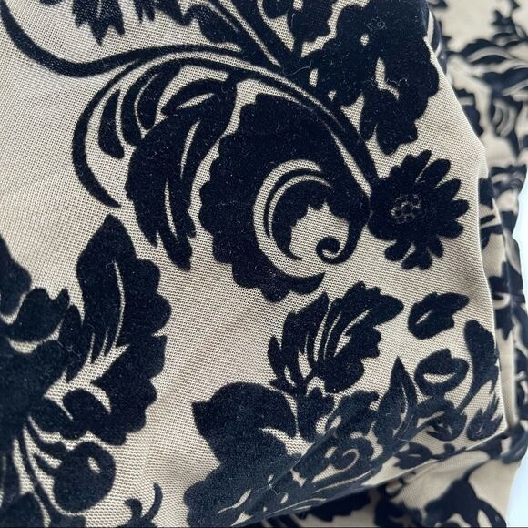 Ember Velvet Floral Lace Flare sleeve Bodysuit SMALL NWT - Picture 6 of 13